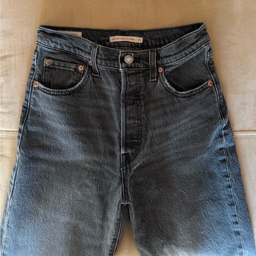 Levi’s rib cage straight ankle jeans